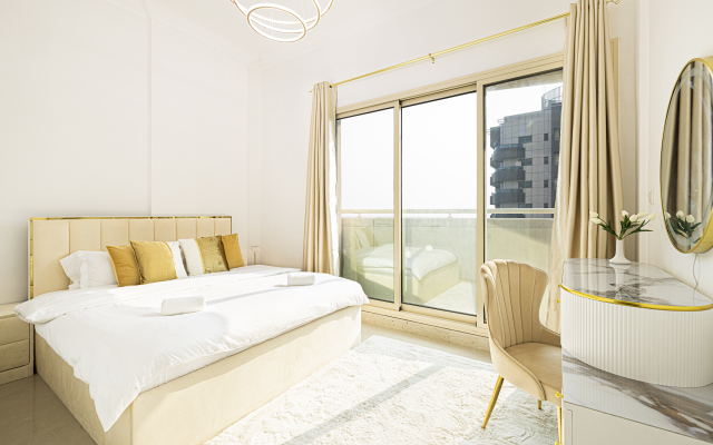 Luxury 1 Bedroom on Marina Walk Apartments
