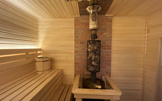 Частный дом Коттедж с бассейном и баней