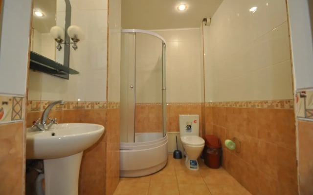 Trekhkomnatnye Na Ulitse Drazhinskogo 23v Apartments