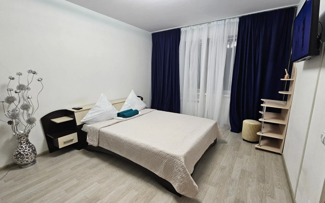 Na 7 Etazhe Apartments