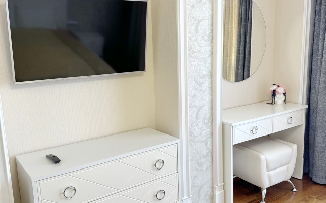 Апартаменты 3-комнатные Алые паруса