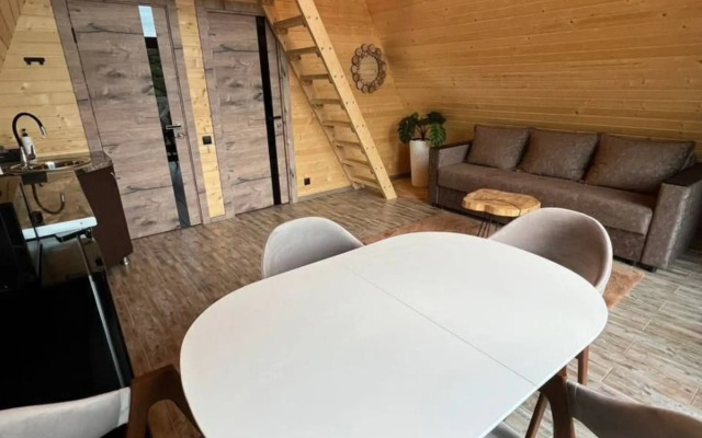 Частный дом На первой береговой линии с видом на озеро