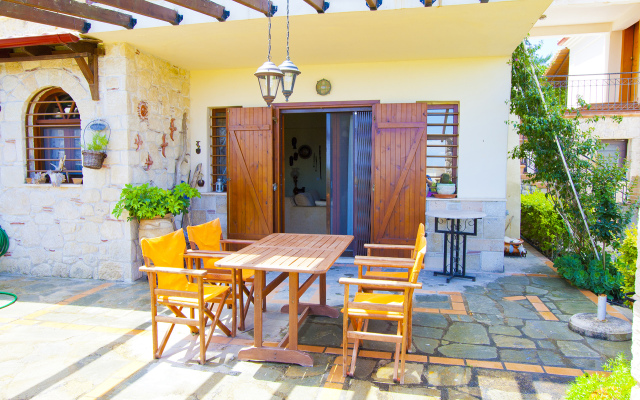 Bizmut Shared Pool Paliouri Villa