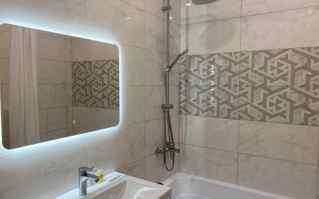 Sovremennaya i Stilnaya Kvartira Flat