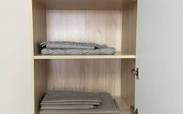 Uyutnaya V Terrakotovom Ottenke Flat