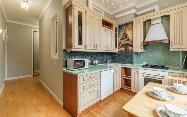 3 Spalni U Manezhnoy Ploschadi 8 gostei Apartments