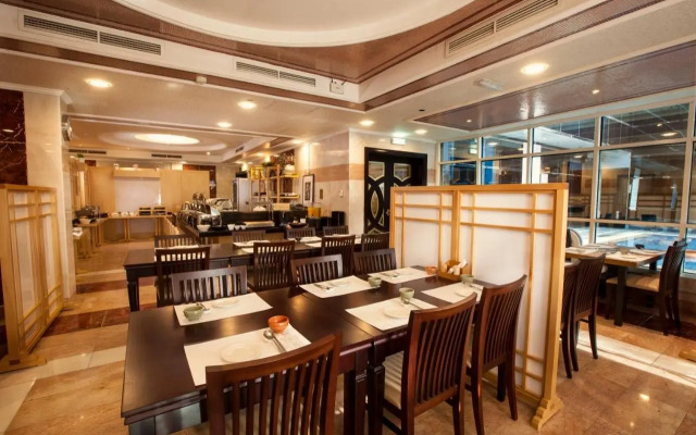 Golden Tulip Media Hotel