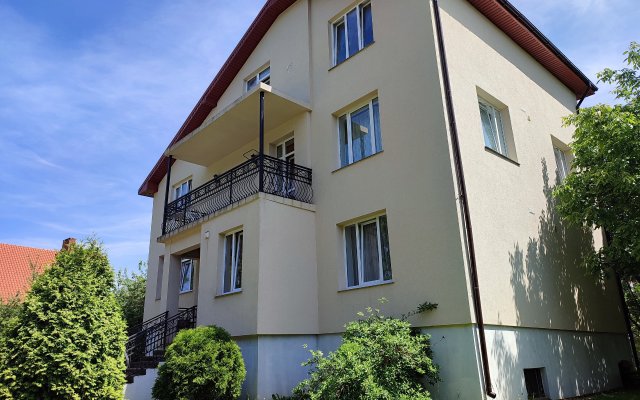 Verkhnyaya Morskaya 4 Guest House