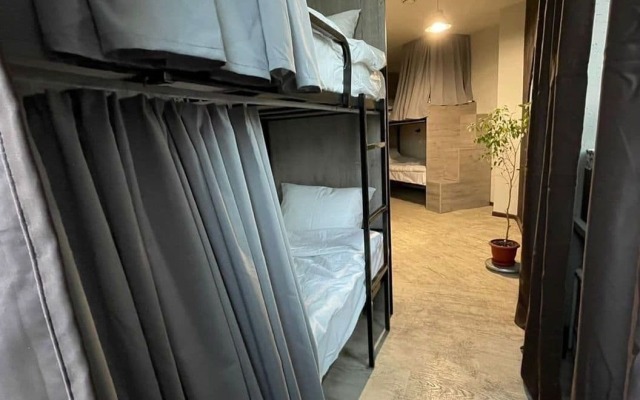 V Gostyakh u Babusi Hostel