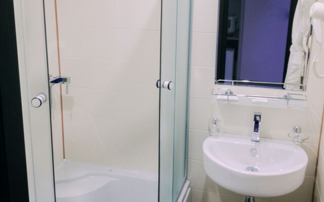 Hotel Maksim Belaya Bashnya