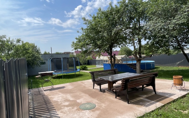 C Bassejnom Guest House