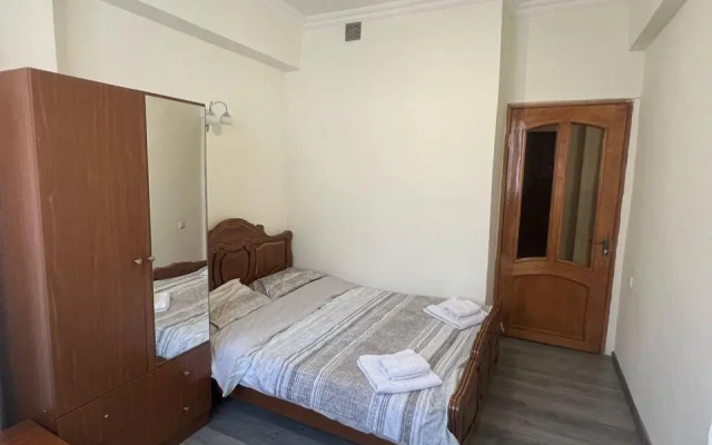 Kvartira The apartment is located on Republic Square. It has one living room and one bedroom