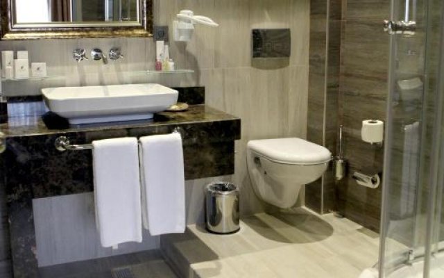Astek Port Hotel