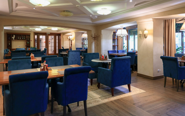 Avrora Park Otel'