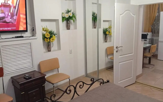 Квартира Уютная Двухкомнатная в Центре Города