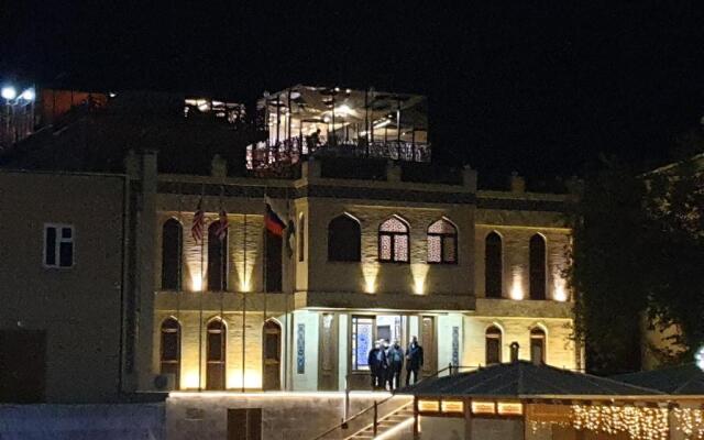 Suzangaron Boutique Hotel