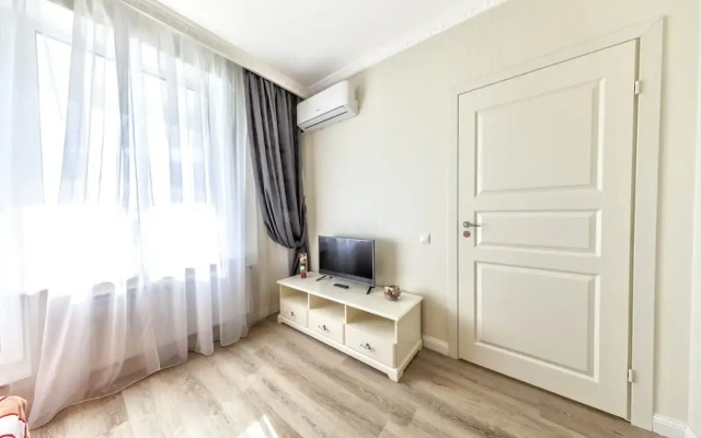 Na Podvoyskogo 8 Flat