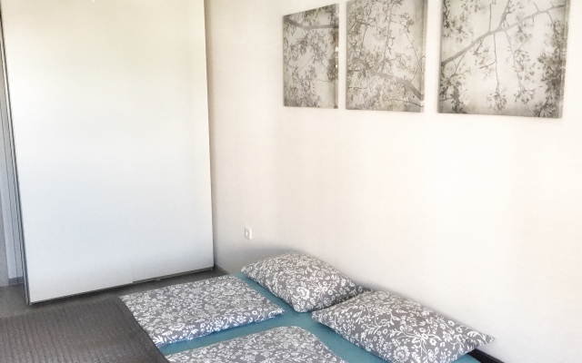 Schastlivaya na Zelinskogo 5/2  Flat