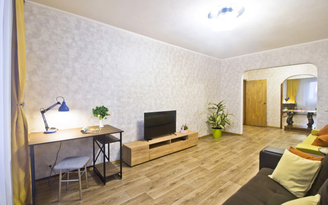 Uyutnaya Trekhkomnatnaya Vozle Metro Proletarskaya Flat