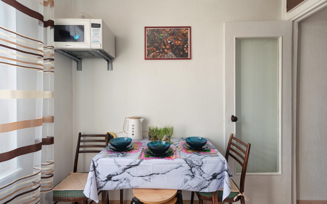 Dvukhkomnatnye Metro Nagornaya Apartment