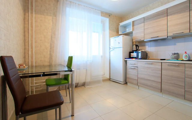 Metro Akademicheskaya Flat