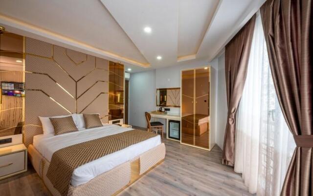 Luxury Airport Hotel by Zazzoni