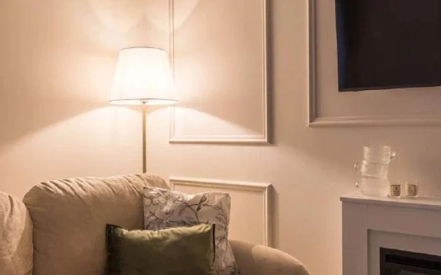 Квартира Шикарная студия с камином