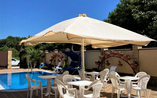 Zolotoy Lev Guest House