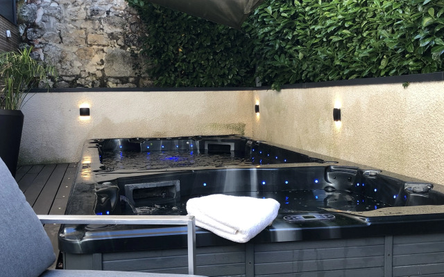 Вилла La Grange Emnitan