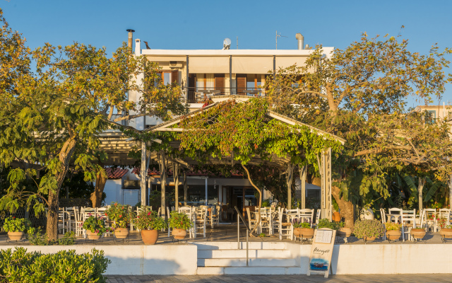 Akroyali Hotel & Villas