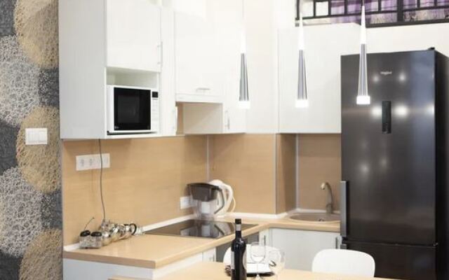 146/Two-level studio in loft style