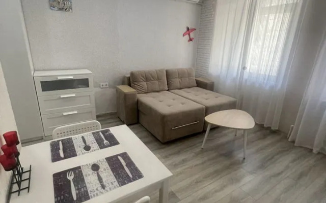 V Kvartale Uspenka 2/13 Flat