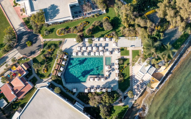 Merit Royal Gardens Hotel & Casino