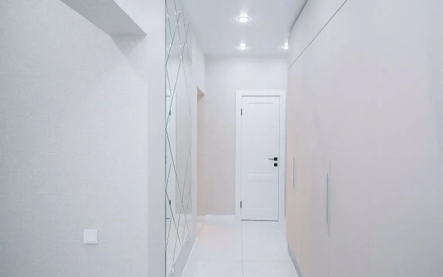 3kh Komnatnaya S Dizaynerskim Remontom Flat