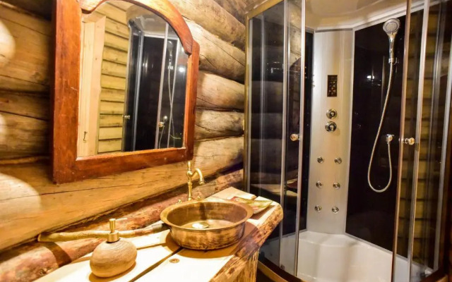 U Lyzhnika Guest House