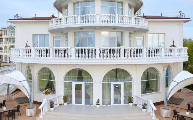 Отель Альма Дача