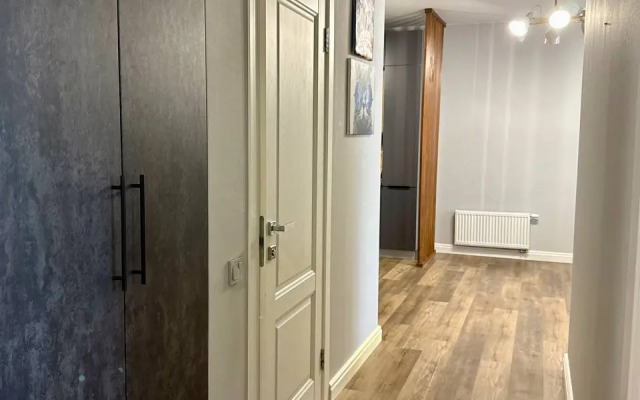 Sovremennaya U Trts Sitimoll Flat