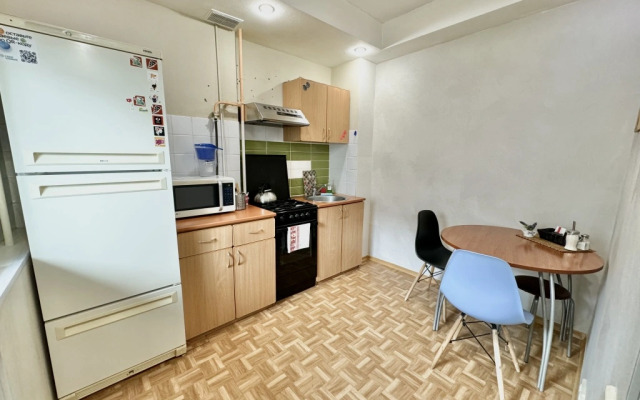 U DK Metallurgov. Barbaris One-room Apartments