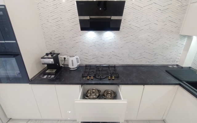2-h komnatniye Lyuks V Tsentre Novyij Dom Apartments, 75 m2