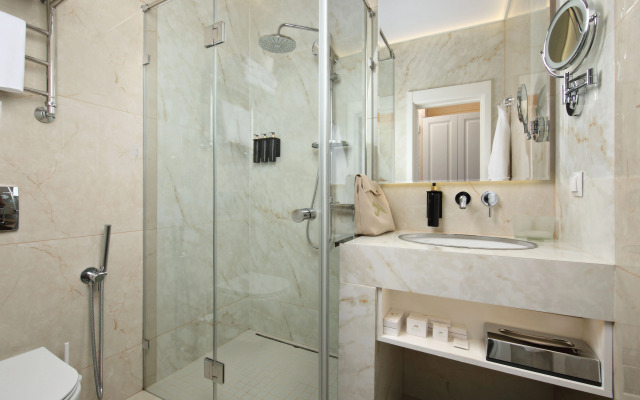 Amk Montis Hotel