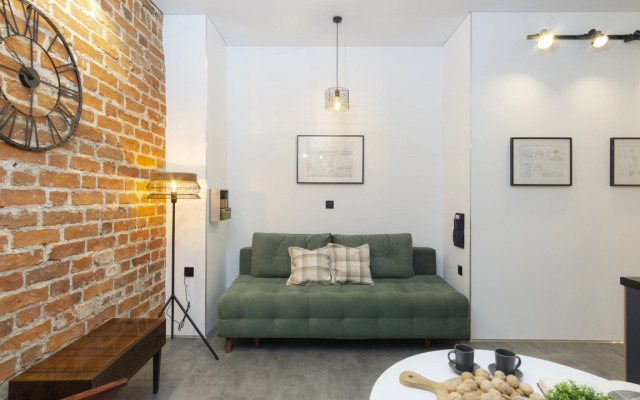 Surkova 20/6 GoldenRing Apartment 4