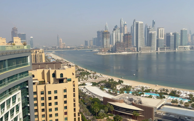 Highend Luxury Seven Palm Apartments