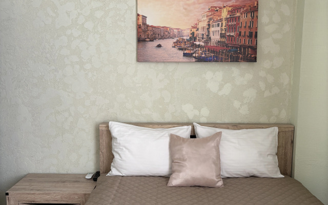 S basseynom i 5 master spalnyami Villa