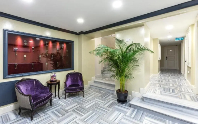 Meroddi La Porta Hotel