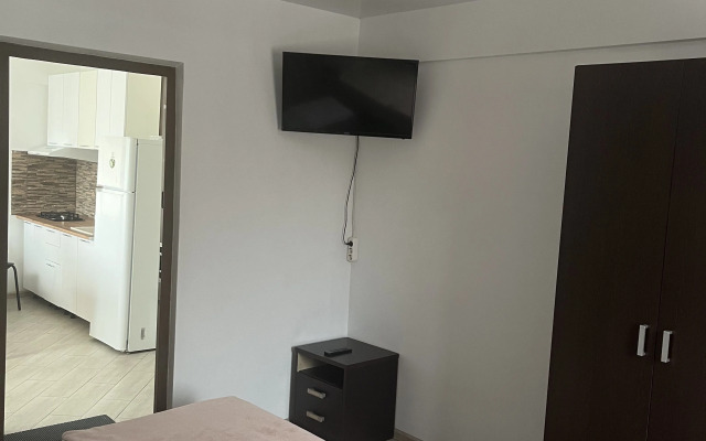 Trekhmestny S Sobstvennoy Vannoy Komnatoy Apartment