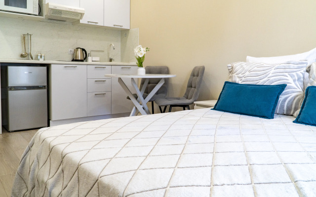 Studiya Kapri Khaus Chetyrekhmestnaya Zhk Letniy Flat