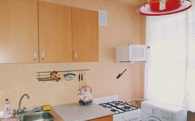 Uyutnaya Kvartira Na Prospekte Stachki Flat