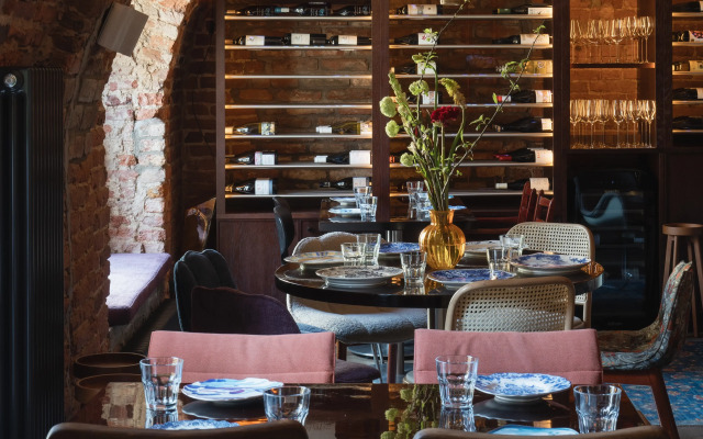 Отель Hideout Residence