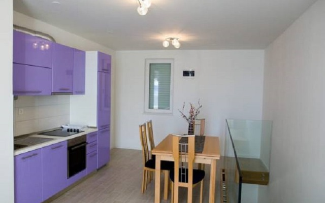 Spacious Beachfront Apartments Tanita