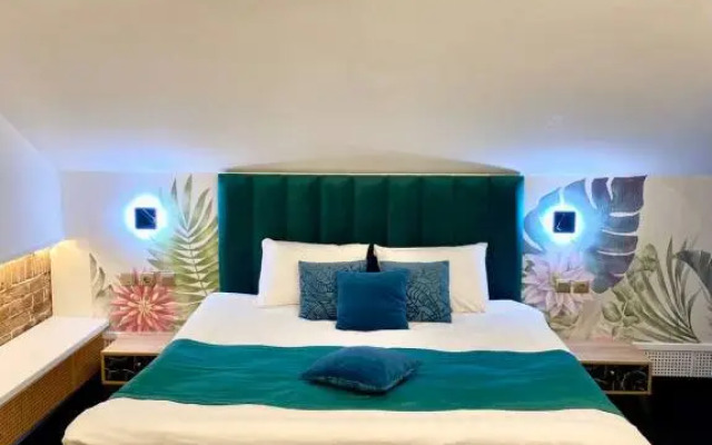Paradeaparts na Pervomayskoy 13A 1 Apartments